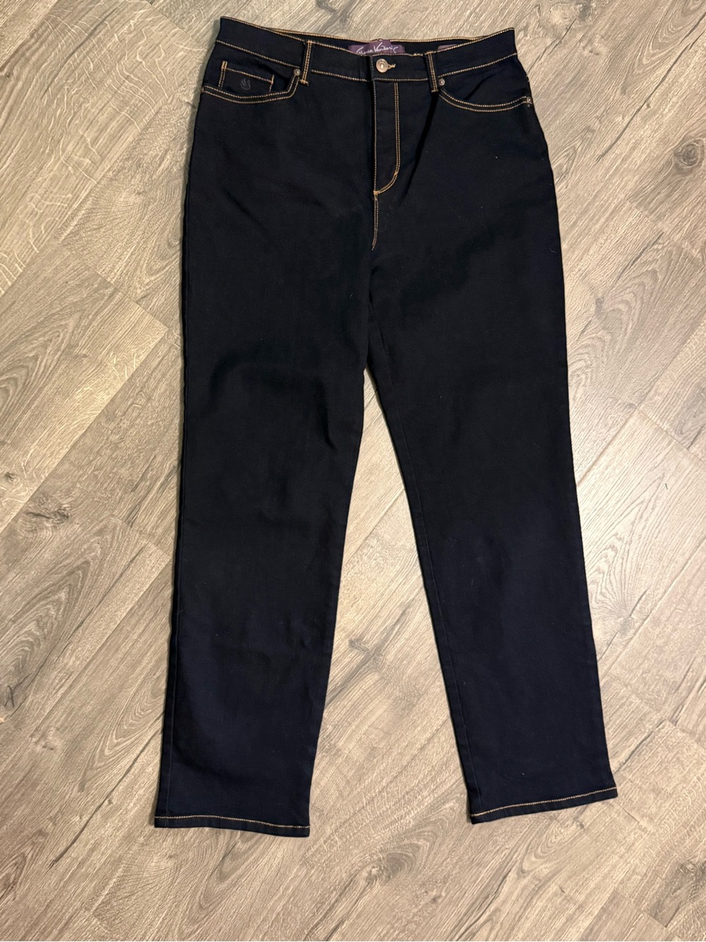 Gloria Vanderbilt Black High-Rise Straight Jeans